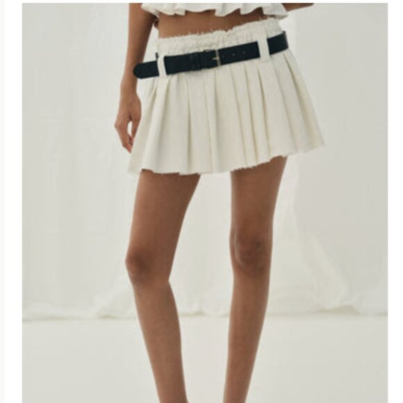 Source Unknown White Raw Cut Pleated Skirt - Picture 1 of 4